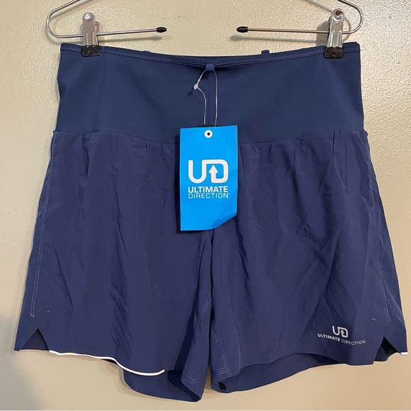Ultimate Direction Women's Navy Athletic Shorts Stretch Size M NWT - Picture 1 of 12